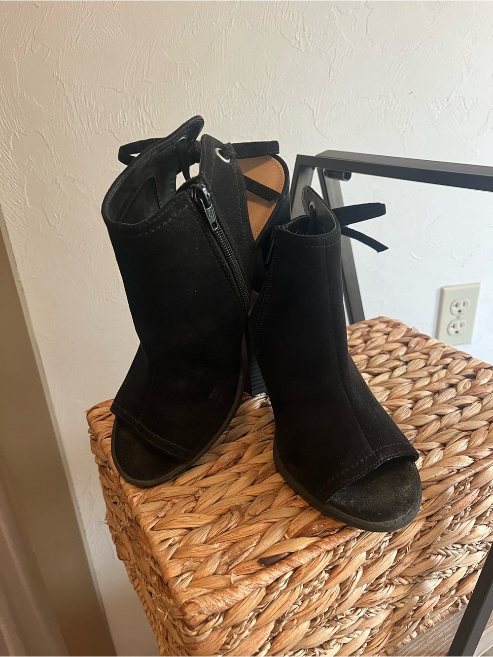 Size 9 black booties w peep toe and heel